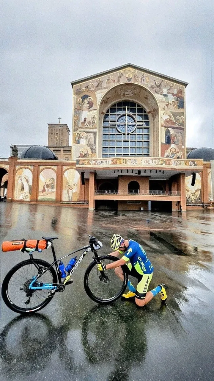 De Lençóis até Aparecida: ciclista enfrenta 720 km de bike em jornada de fé e superação