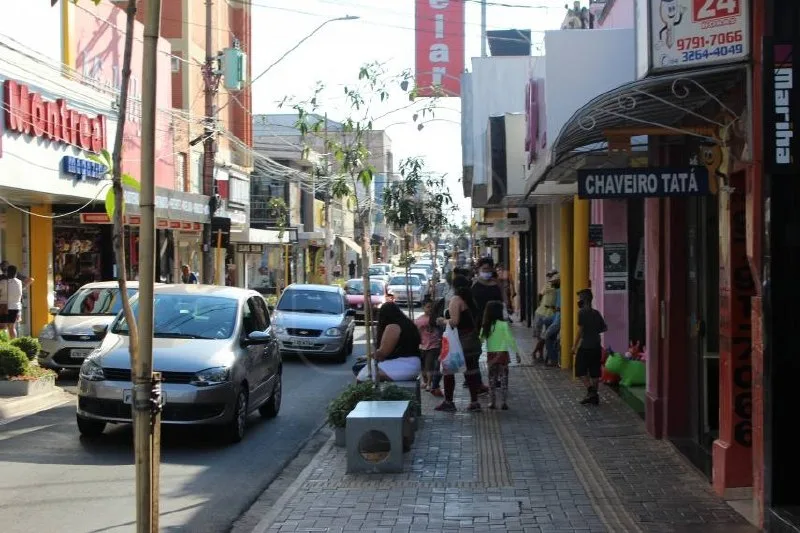 Sábado tem comércio local e atrações na Rua XV em Lençóis Paulista