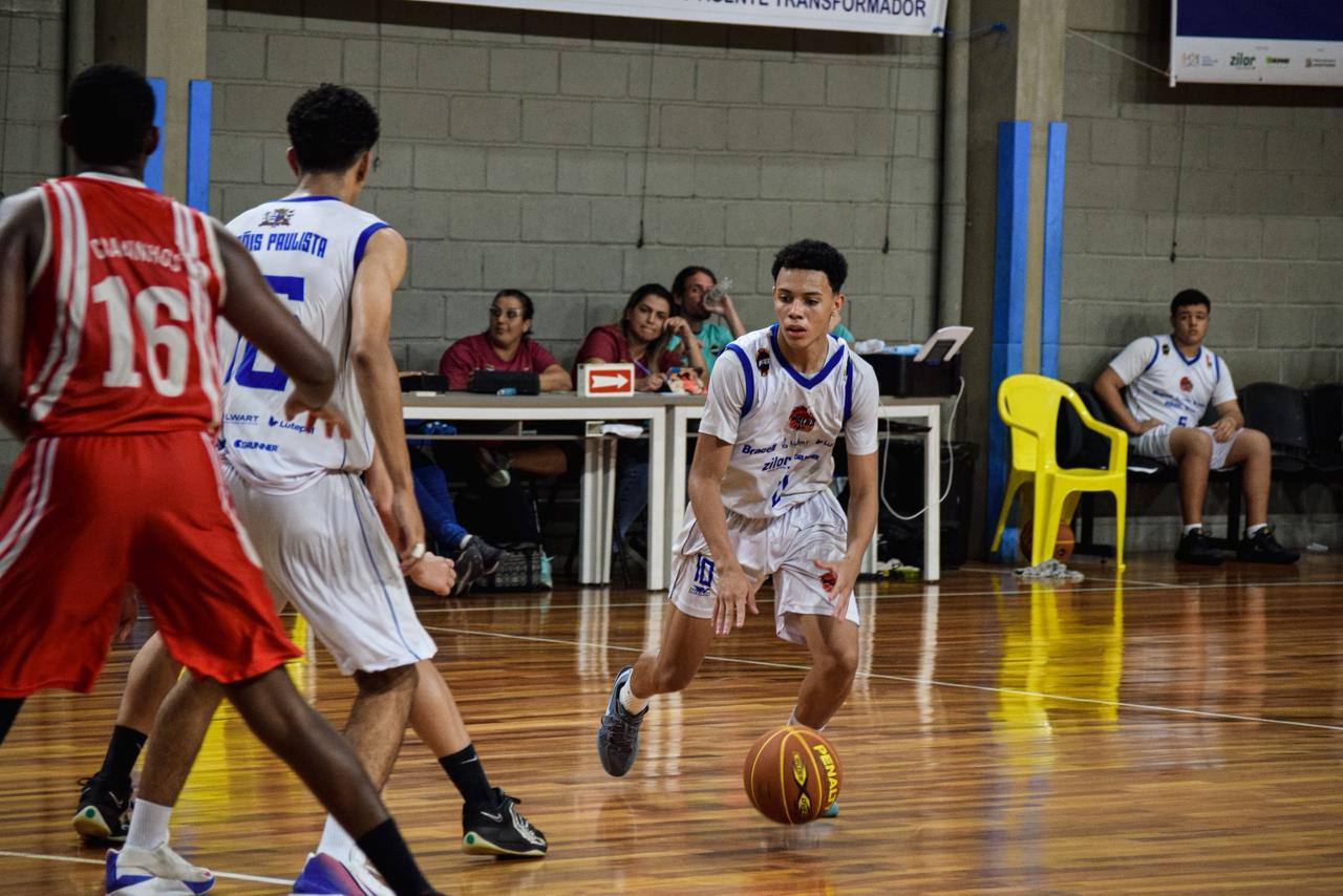 Basquete de Lençóis brilha e chega à final estadual